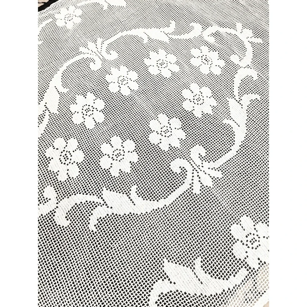 Handmade Crochet Floral Crochet Oval‎ Tablecloth Size: 75